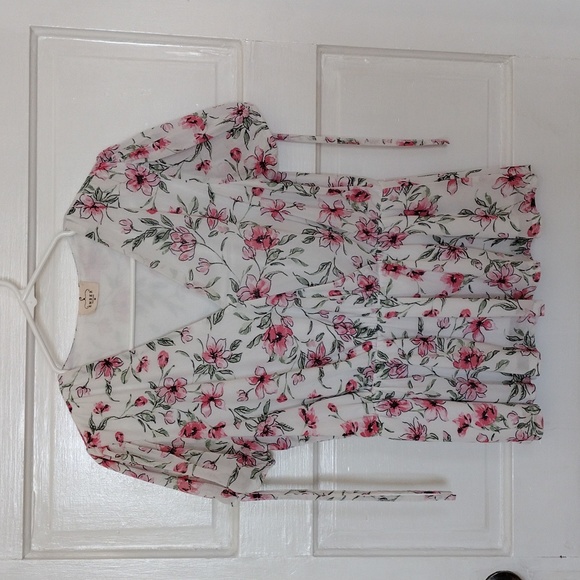 EMBER Tops - EMBER Women's Blouse Size M Short Sleeve Floral Print